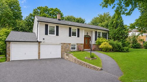 28 Pike Pl, Mahopac, NY, 10541-1932 | Card Image