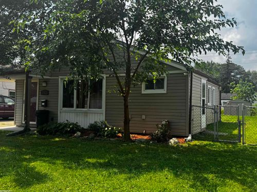 25323 Fern St, Roseville, MI, 48066-3688 | Card Image