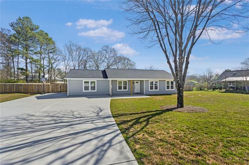 2001 Raymonds Dr, Loganville, GA, 30052-4303 | Card Image