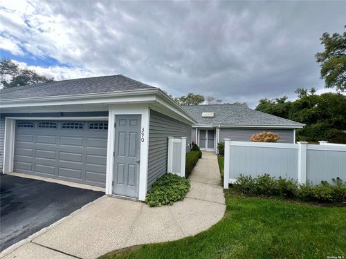 390-390 W Shore, Moriches, NY, 11955 | Card Image