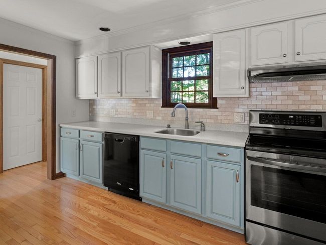 94 Robin Rd, House other with 3 bedrooms, 2 bathrooms and null parking in Colchester VT | Image 4