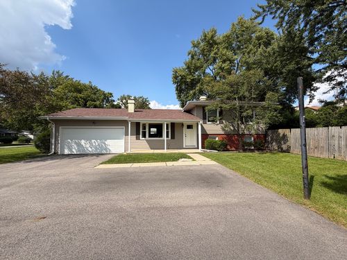 5s481 Glenoban Dr, Naperville, IL, 60563-1845 | Card Image