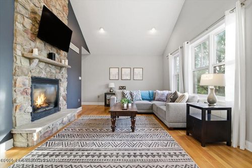 6 Fieldstone Ct, Lake Harmony, PA, 18624 | Card Image