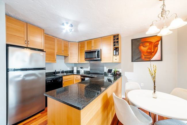 UNIT-46 - 148 Quincy Shore Dr, Condo with 2 bedrooms, 3 bathrooms and 2 parking in Quincy MA | Image 12