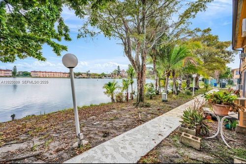 1006-18801 Ne 2nd Ave, Miami, FL, 33179-3726 | Card Image