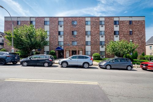 46-474 Broadway, Somerville, MA, 02145-2625 | Card Image