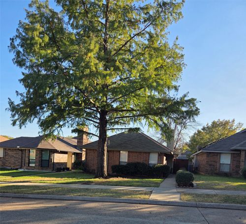 718 Red Oak Dr, Lewisville, TX, 75067-6202 | Card Image