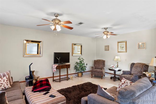 1421 S Hayes Ave, House other with 3 bedrooms, 2 bathrooms and null parking in Wagoner OK | Image 28