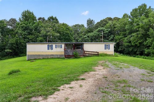 5146 Gross Rd, Hickory, NC, 28602-7196 | Card Image