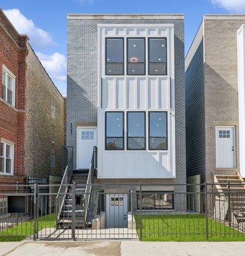 3216 W Polk St, Chicago, IL, 60624-4134 | Card Image
