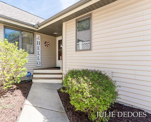 8-8 Summit Park Dr, Spring Lake, MI, 49456-2079 | Card Image