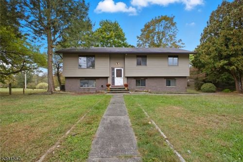 5 N Terrace Rd, Columbia, NJ, 07832-2642 | Card Image