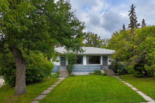 2731 17 St Nw, Calgary, AB, T2M3S5 | Card Image