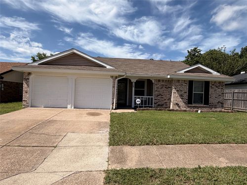312 Juniper Dr, Arlington, TX, 76018-1402 | Card Image