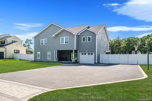 48 Walnut St, Coram, NY, 11727-1457 | Card Image