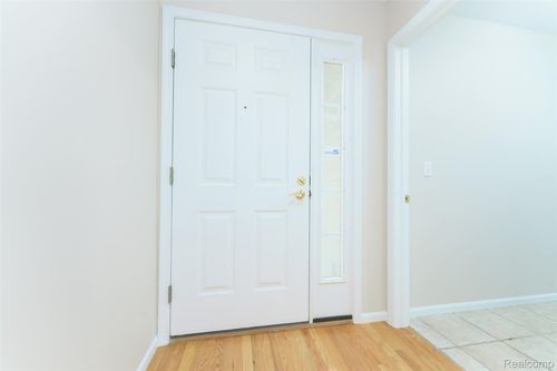 216 Canterbury Court, Linden, MI, 48451 | Card Image