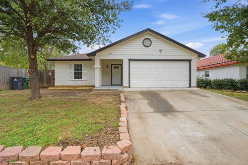 915 High Point Rd, Arlington, TX, 76015-3621 | Card Image