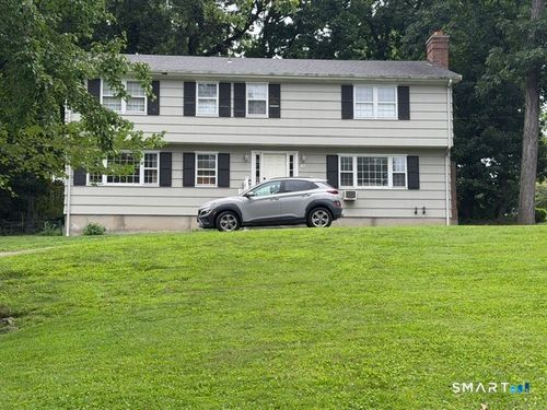 70 Crest Ter, Fairfield, CT, 06825-1204 | Card Image
