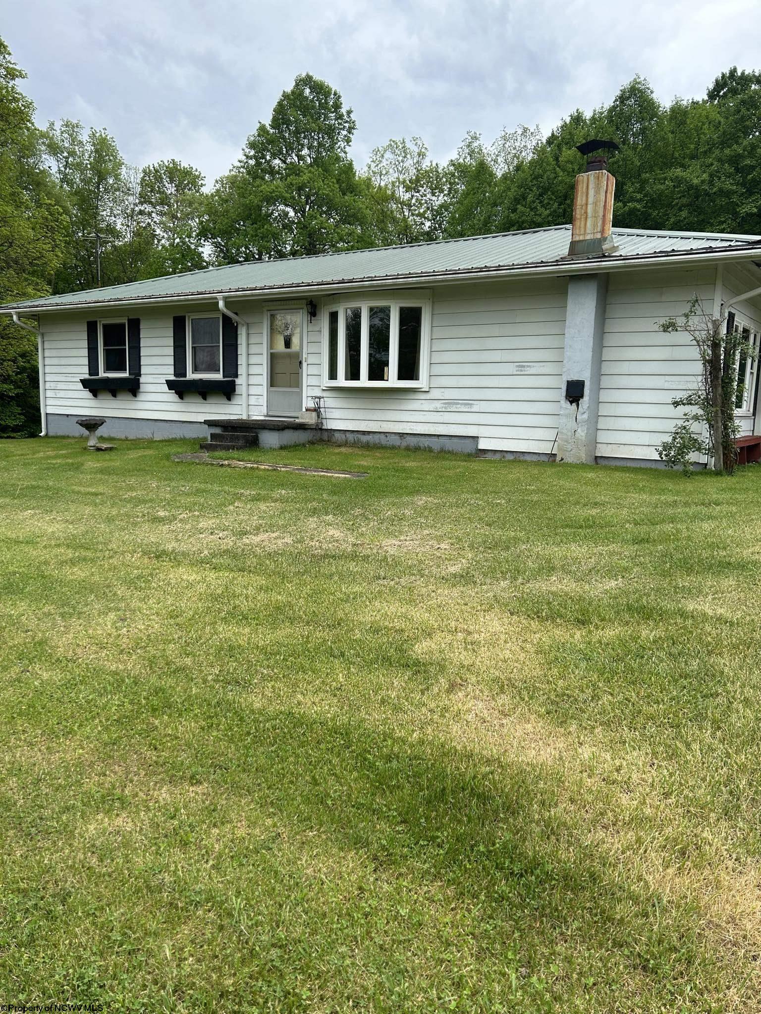 Lindburgh Dr, Buckhannon, WV 26201