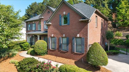 525 Woodmoore Ct, Sandy Springs, GA, 30342-2173 | Card Image