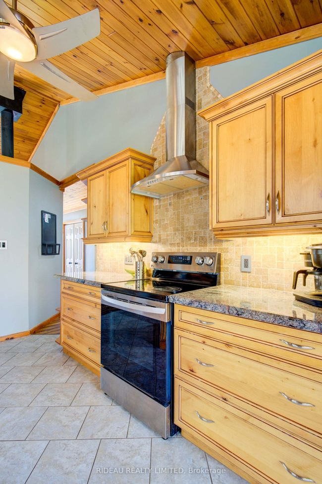 303 Tower Rd, House other with 3 bedrooms, 2 bathrooms and 6 parking in Lansdowne ON | Image 28