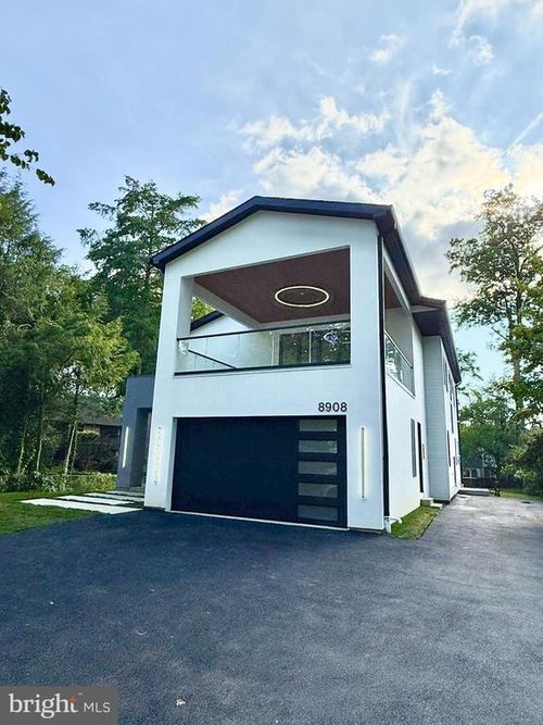 8908 Mohawk Ln, BETHESDA, MD, 20817-3520 | Card Image