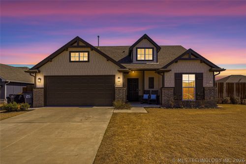 13925 S Kenosha Ave, Glenpool, OK, 74033-3327 | Card Image