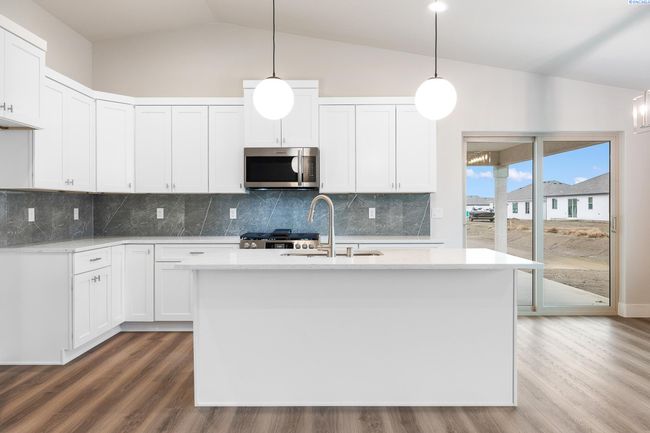 10409 Kokanee Dr, Home with 4 bedrooms, 2 bathrooms and null parking in Pasco WA | Image 12