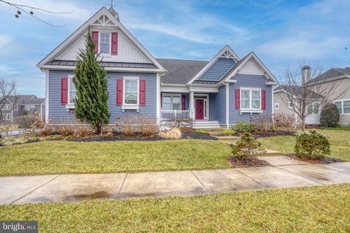 677 Spring Hollow Dr, MIDDLETOWN, DE, 19709-7832 | Card Image