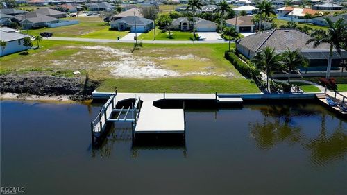 3527 21st Ter, Cape Coral, FL, 33993-3640 | Card Image