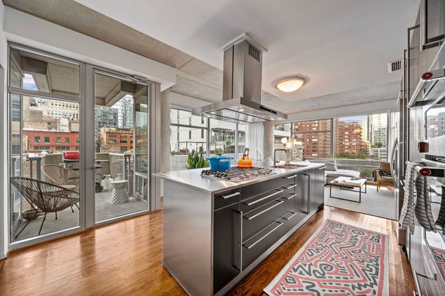 APT-603 - 201 W Grand Ave, Condo with 2 bedrooms, 2 bathrooms and 1 parking in CHICAGO IL | Image 9
