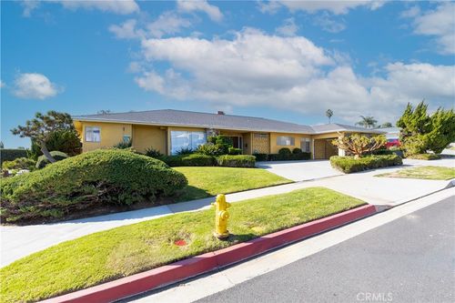 4955 Southridge Ave, View Park, CA, 90043-1529 | Card Image