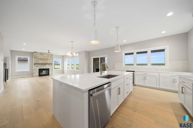 6604 E Hawker Cir, House other with 5 bedrooms, 4 bathrooms and null parking in Sioux Falls SD | Image 12