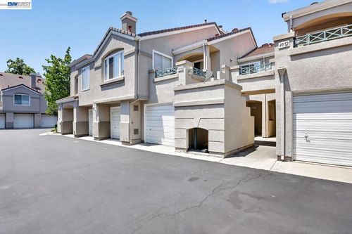 4042 Rio Ct, San Jose, CA, 95134-1532 | Card Image