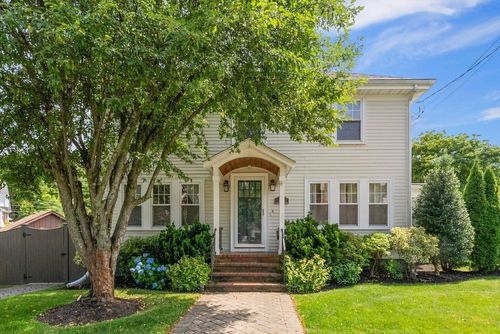 1111 Brook Rd, Milton, MA, 02186-4116 | Card Image