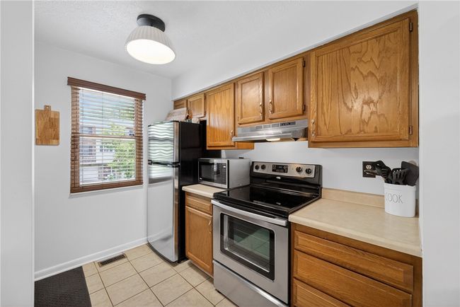 130 Forest Dr, Townhouse with 2 bedrooms, 2 bathrooms and 1 parking in Seven Fields PA | Image 11