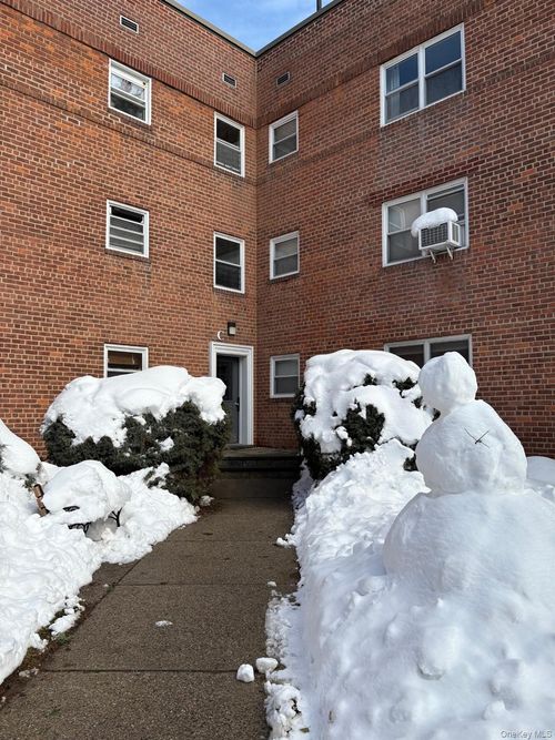 1-330 S Broadway, Tarrytown, NY, 10591-5611 | Card Image