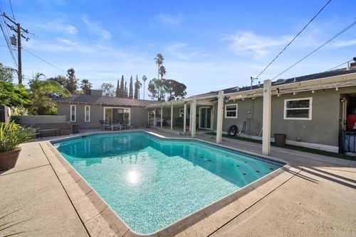 2951 Mockingbird Ln, Hemet, CA, 92544-4955 | Card Image