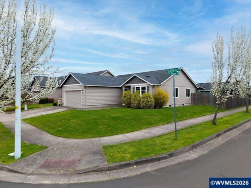 3250 Hannah Ave Se, Albany, OR, 97322-8924 | Card Image