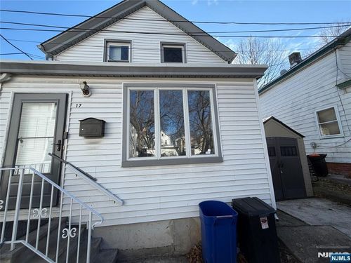 17 De Groot Pl, Passaic, NJ, 07055-2201 | Card Image