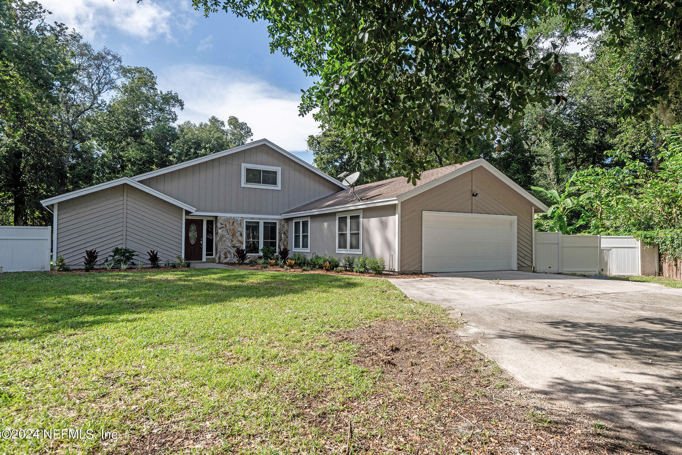 Pablo Point Dr, Jacksonville, FL 32225