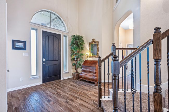 208 Equestrian Rd, House other with 4 bedrooms, 4 bathrooms and null parking in Hickory Creek TX | Image 4