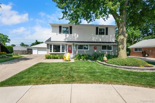 18532 Wendy Ct, Riverview, MI, 48193-4507 | Card Image