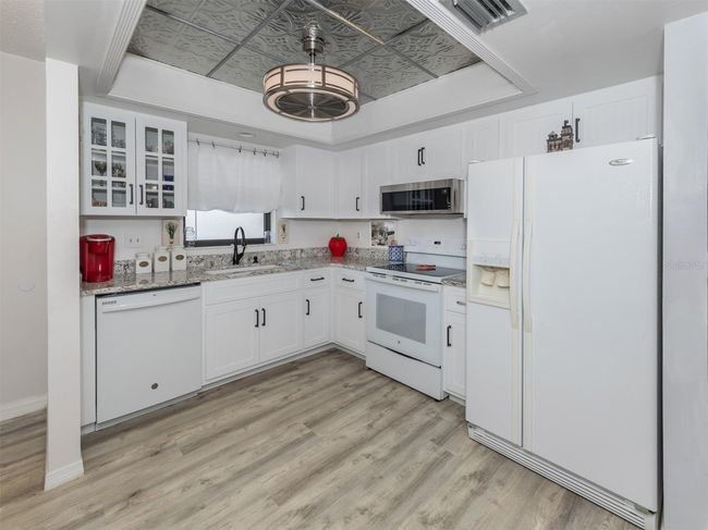 1740-C - 1740 Lake Place, Condo with 2 bedrooms, 2 bathrooms and null parking in Venice FL | Image 5