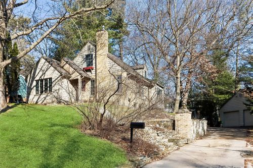 420 Lexington Ave, Iowa City, IA, 52246-2417 | Card Image