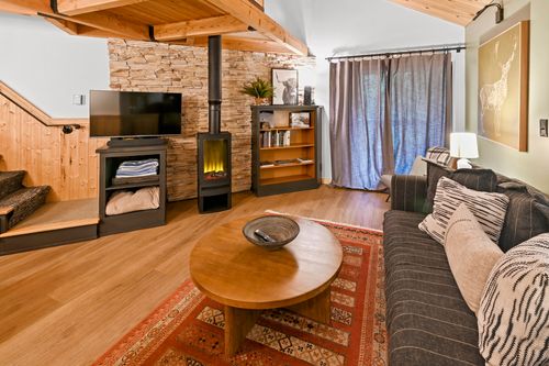 36 Alder Way, Whitefish, MT, 59937-8637 | Card Image