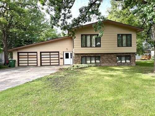 302 5th St Se, Roseau, MN, 56751-1539 | Card Image