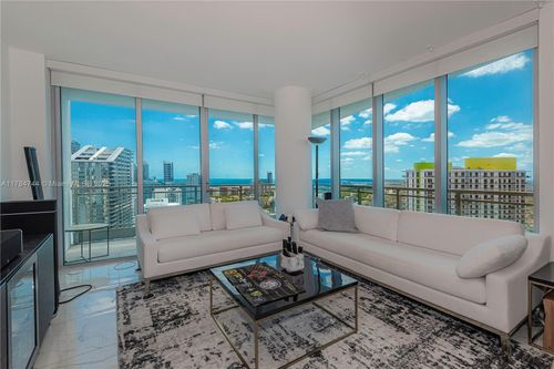 apt-4605-92 Sw 3rd St, Miami, FL, 33130-3386 | Card Image