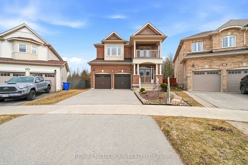 24 Bamburg St, Sutton West, ON, L0E1R0 | Card Image