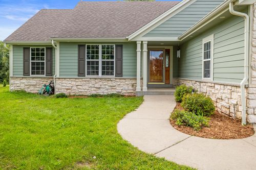 815 Sutton Dr, Eagle, WI, 53119-2272 | Card Image